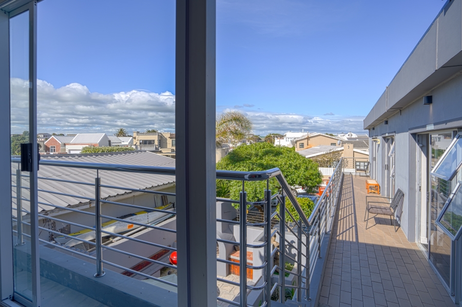 8 Bedroom Property for Sale in Melkbosstrand Central Western Cape